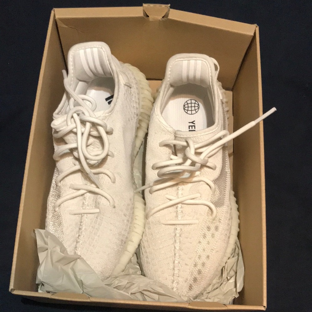 Yeezy white tennis shoes like new!